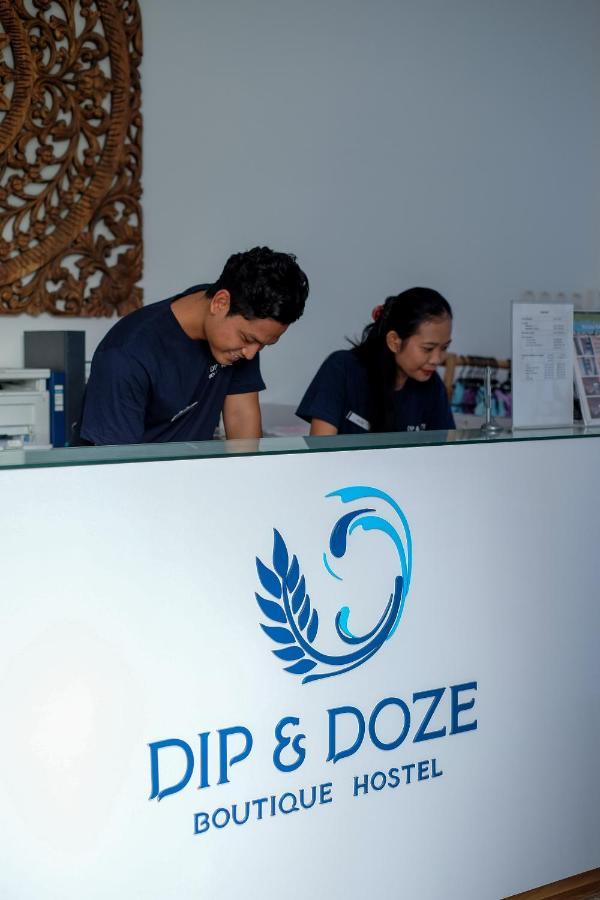 Dip & Doze Living Hostel Canggu  Exterior photo