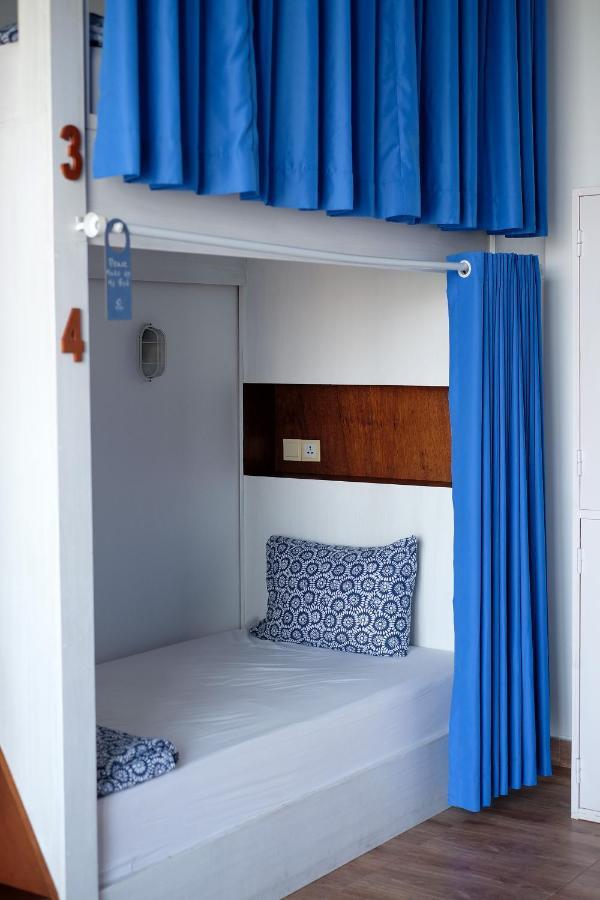 Dip & Doze Living Hostel Canggu  Exterior photo