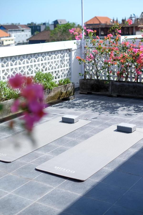 Dip & Doze Living Hostel Canggu  Exterior photo